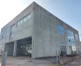 Capannone industriale su due livelli