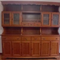 Credenza con vetrina.