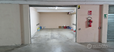 Box doppio di 33 mq a Cecchina