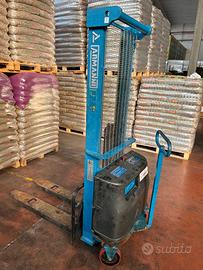 Elevatore elettrico usato Portata 1.200 kg