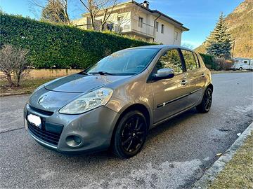 RENAULT CLIO - neopatentati