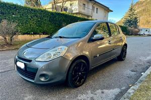 RENAULT CLIO - neopatentati