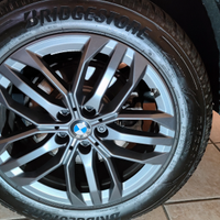 Set di quattro cerchi BMW con gomme invernali