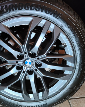 Set di quattro cerchi BMW con gomme invernali