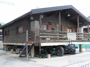 Casa prefabbricata rustica in legno