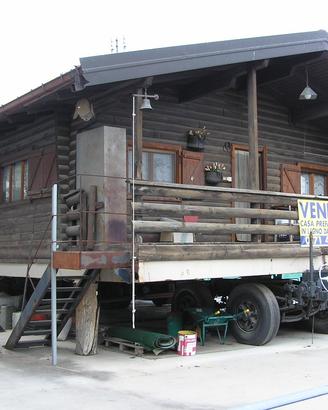Casa prefabbricata rustica in legno