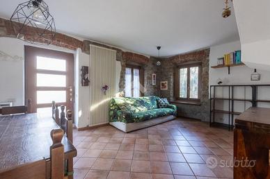 CASA SEMINDIPENDENTE A MISSAGLIA