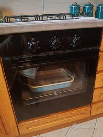 cucina interamente in legno di ciliegio 