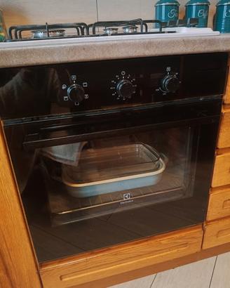 cucina interamente in legno di ciliegio 