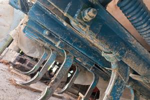 atrezzatura agricola  aratro, estirpatore 