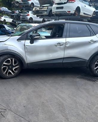 RENAULT CAPTUR 2017 SOLO PER RICAMBI