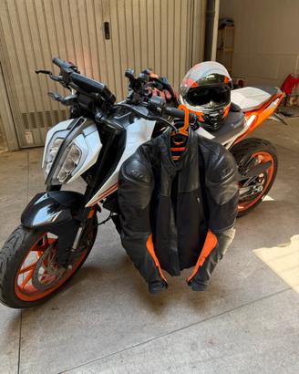 🟠KTM DUKE 125 2023 + ACCESSORI INCLUSI