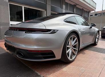 Porsche 911 992 Carrera 4s