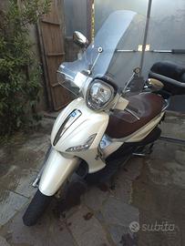 Scooter Piaggio Beverly 300i.e.bauletti+parabre
