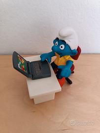 Puffo con PC portatile 