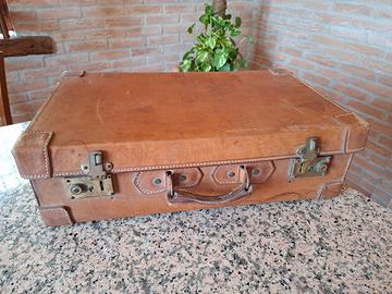 valigia in cuoio inizio 900