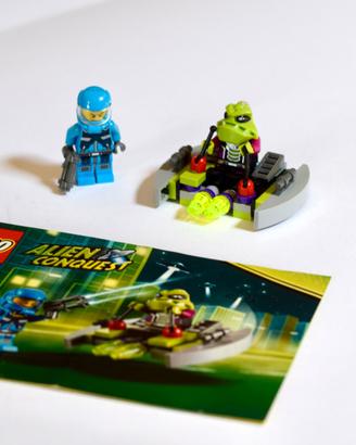 LEGO Alien Conquest Alien Striker – Set n° 7049