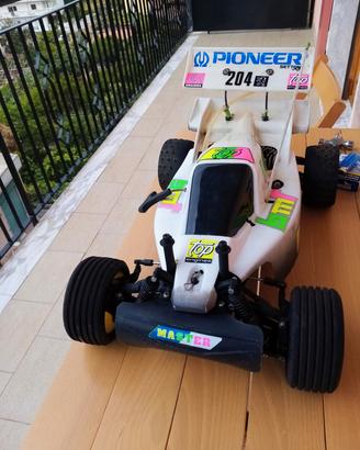 Auto modellismo a scoppio RC fuoristrada 