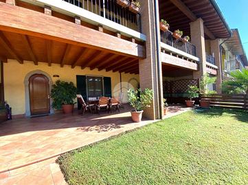 VILLA A SCHIERA A PALAZZOLO SULL'OGLIO