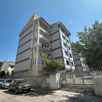 Quadrivano con box auto in zona Latte Dolce