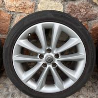 Cerchi in lega R18 con pneumatici