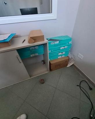Stock mobili per ufficio