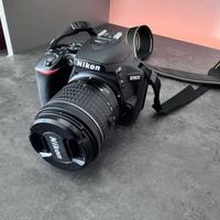 Nikon D5600 + 18-55mm VR - Reflex 24.2 MP