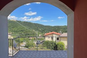 Conco porzione di bifamiliare ampie dimensioni