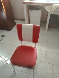 sedie e divanetto stile diner americano