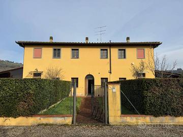 Immobile in asta di 83 m² con box auto a Castelfio