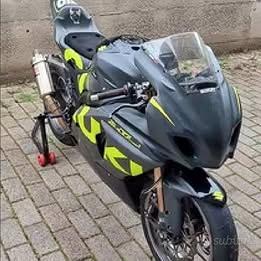 Suzuki GSX-R 1000 Pronto pista
