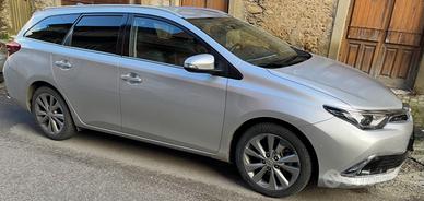 Toyota auris touring sport lounge