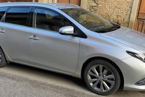Toyota auris touring sport lounge