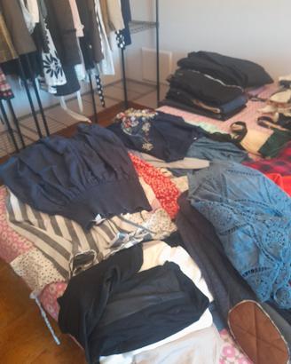 Abbigliamento donna uomo accessori e altro