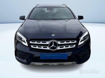 Mercedes-Benz GLA 200d 4 MATIC