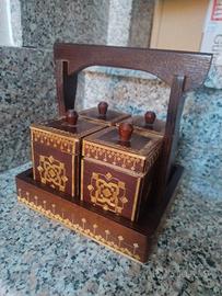 portaoggetti in legno intarsiato in paglia