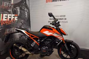 Ktm 125 Duke "tua a 68 euro al mese"