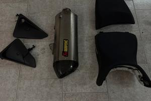 Ktm 1290 akrapovic selle garmin borse