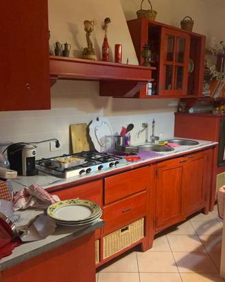 Splendida Cucina Country in Legno Massello Rosso –