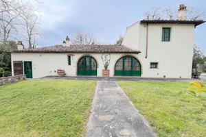Villa di 376 m² con più di 5 locali a Barberino Ta