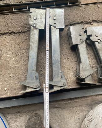 Piedini stazionamento