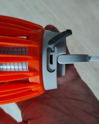 Lampada e anti zanzare, 2 in 1