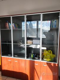 Ufficio completo con vetrina