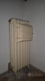 Termosifone in ghisa inizi  '900 con scaldavivande