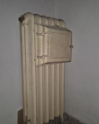 Termosifone in ghisa inizi  '900 con scaldavivande