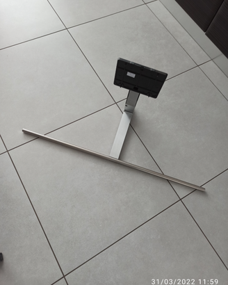 Piede porta TV Samsung Q8F originale