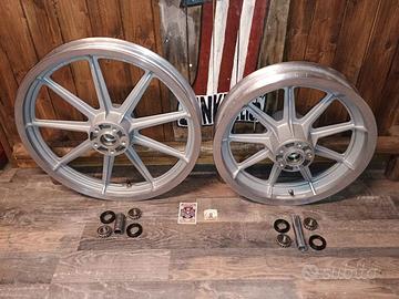 Cerchi in lega Harley-Davidson 9 razze