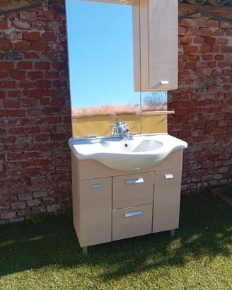 Mobile bagno con miscelatore