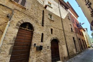 Appartamento di 132 m² con 5 locali a Spoleto