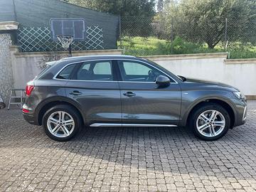 Audi q5 S line 40 TDI quattro 150(204) kw S tronic